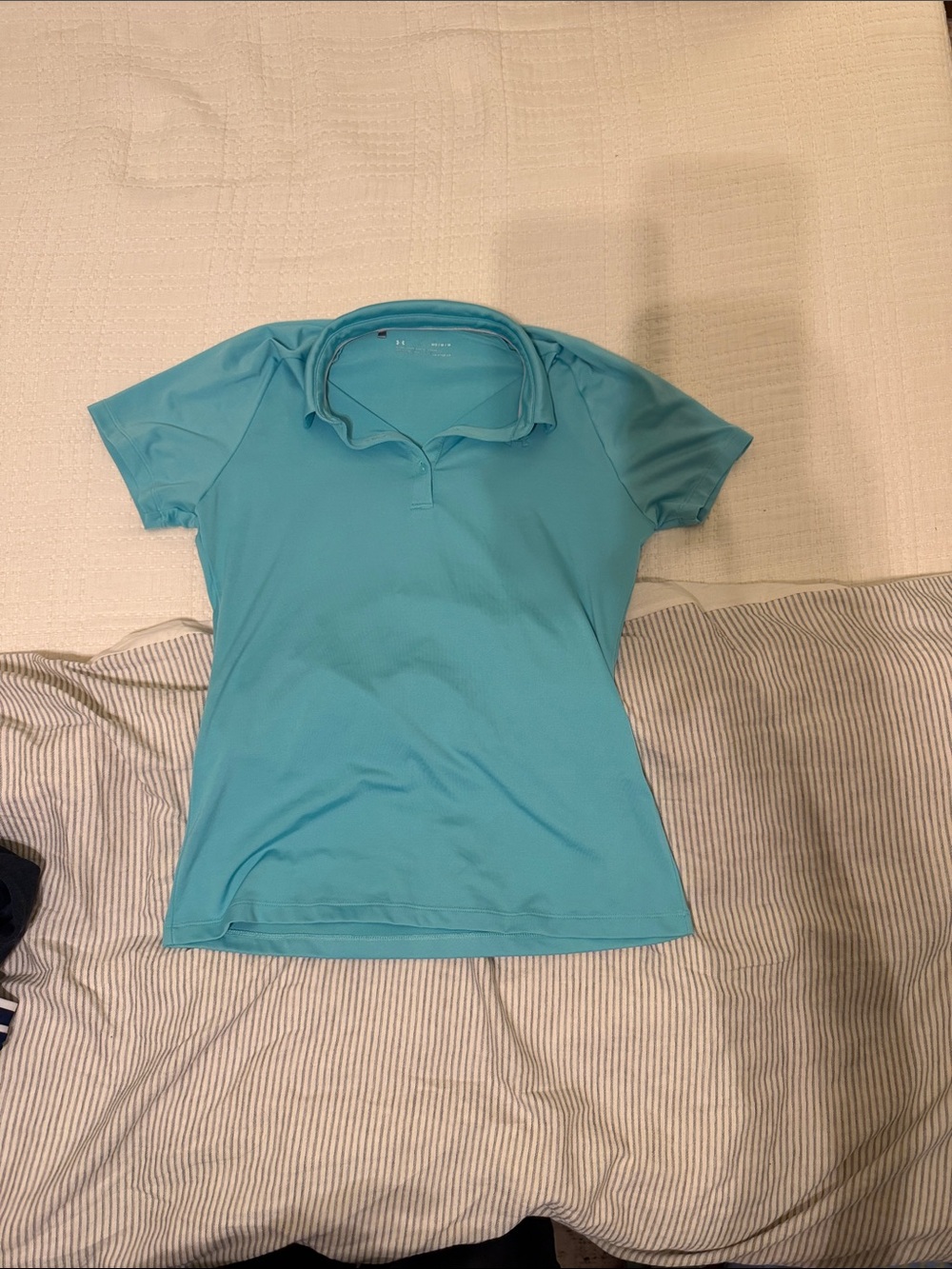 Under Armour HeatGear Short Sleeve Athletic Top in Blue Size Medium
